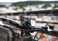 LAMPARA DE BICICLETA BIKE RACE 100 SET OSRAM 3.7V LED (PIEZA), CARACTERISTICAS: CARCASA ABS, LENTE POLICARBONATO, 3 NIVELES DE BRILLO, LUZ TRASERA FUNCION DE FRENO INTELIGENTE, MONTAJE: 360°, TECNOLOGIA: LED, DISTANCIA: 100M CON 100LUX, DURACION: 13HR. BATERIA: IONES DE LITIO, CABLE: USB-C, AM505400055, LEDBL103 SET, 90BL103 OSRAM