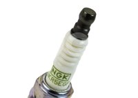 BUJIA NGK PLATINO ACURA MDX; ALFA ROMEO 159; CADILLAC CATERA; CHEVROLET ASTRA, AVEO, CORSA, MERIVA, OPTRA, TIGRA, TRACKER, ZAFIRA; CHRYSLER 200, CIRRUS, CROSSFIRE, STRATUS; DODGE ATOS, ATTITUDE, AVENGER, CALIBER, D150, i10, JOURNEY, RAM 1500, RAM 2500, RAM 3500, RAM 4000, STRATUS, VERNA, VIPER, VISION; FAW F5; FIAT PALIO; FORD ESCORT, THUNDERBIRD; HONDA ACCORD, CIVIC, ODYSSEY, PASSPORT, PILOT, RIDGELINE; INFINITI I30, Q45; JAGUAR S-TYPE, XF, XJ8, XJR, XK8, XKR; JEEP COMMANDER, COMPASS, PATRIOT, WRANGLER; LAND ROVER LR3, RANGE ROVER; LINCOLN LS; MAZDA 2; MERCEDES BENZ C230, C240, C280, C320, CL500, CLK320, CLK430, CLK500, CLS500, E320, E350, E430, E500, G500, ML350, ML430, ML500, ML55, R500, S430, S500L, SL500, SLK200, SLK350; MITSUBISHI ENDEAVOR, GALANT, L200, LANCER, MONTERO SPORT, OUTLANDER, SPACE STAR; NISSAN 240SX, 300ZX, ALMERA, ALTIMA, D21, FRONTIER, ICHI VAN, LUCINO, MAXIMA, NP300, PATHFINDER, PICKUP, QUEST, SENTRA, TSUBAME, TSURU, URVAN, X-TERRA; PEUGEOT 306, 407, 607; SEAT ALHAMBRA; SUBARU LEGAC, OUTBACK; SUZUKI AERIO, SX4; TOYOTA COROLLA, HILUX, MATRIX, YARIS; VOLKSWAGEN BEETLE, EUROVAN, GOL, GOLF, JETTA, PASSAT, SAVEIRO, 
PRESENTACION: G-POWER, MATERIAL DEL NUCLEO DEL ELECTRODO CENTRAL: COBRE, DISEÑO DEL ELECTRODO CENTRAL: ALAMBRE FINO, MATIAL DE LA PUNTA DEL ELECTRODO CENTRAL: PLATINO, TIPO DE TERMINAL ELECTRICO: TUERCA NO EXTRAIBLE, TIPO DE GRADO: REGULAR, CONFIGURACIÓN DE TIERRA: ESTANDAR, MATERIAL DEL NUCLEO DEL ELECTRODO DE TIERRA: NIQUEL, ELECTRODO DE TIERRA (CANTIDAD): 1, DISEÑO D LA PUNTA DEL ELECTRODO DE TIERRA: TRAPEZOIDAL, MATERIAL DE LA PUNTA DEL ELECTRODO DE TIERRA: NIQUEL, TAMAÑO HEXAGONAL: 5/8"", ALTURA DEL AISLADOR: 50.50 MM, RANGO DE CALOR DEL FABRICANTE: 5, CALIBRACION: 0.040"", ALCANCE: 0.75"", RESISTENCIA: 5000.0 OHMS, TIPO DE RESISTENCIA: SI, TIPO DE ASIENTO: PLANO, DIAMETRO DE LA ROSCA: 14.00 MM, LAVADORA INCLUIDA: SI, NGK: BKR5EGP, 7090 NGK