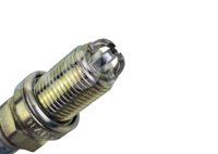 BUJIA NGK ESTANDAR (EQUIVALENTE A EQUIPO ORIGINAL) AUDI Q7, S5, S6, S8; CHEVROLET VECTRA, MERCEDES BENZ C230; SEAT CORDOBA, IBIZA, LEON, TOLEDO; VOLKSWAGEN BEETLE, CLASICO, DERBY, GOLF, GOLF GTI, JETTA, PASSAT, POLO, TRANSPORTER, VAN; VOLVO S60, V70, 
MERIAL DEL NUCLEO DEL ELECTRODO CENTRAL: COBRE, DISEÑO DEL ELECTRODO CENTRAL: ESTANDAR, MATERIAL DE LA PUNTA DEL ELECTRODO CENTRAL: NIQUEL, TIPO DE TERMINAL ELECTRICO: TUERCA NO EXTRAIBLE, TIPO DE GRADO: REGULAR, CONFIGURACIÓN DE TIERRA: DESCARGA SEMISERFICIAL, MATERIAL DEL NUCLEO DEL ELECTRODO DE TIERRA: NIQUEL, ELECTRODO DE TIERRA (CANTIDAD): 3, DISEÑO DE LA PUNTA DEL ELECTRODO DE TIERRA: DESCARGA SEMISUPERFICIAL, MATERIAL DE LA PUNTA DEL ELECTRODO DE TIERRA: NIQUEL, TAMAÑO HEXAGONAL: 5/8"", ALTURA DEL AISLADOR: 50.50 MM, RANGO DE CALOR DEL FABRICANTE: 6, CALIBRACION: 0.040"", ALCANCE: 0.75"", RESISTENCIA: 1000.0 OHMS, TIPO DE RESISTENCIA: SI, TIPO DE ASIENTO: PLANO, DIAMETRO DE LA ROSCA: 14.00 MM, LAVADORA INCLUIDA: SI, NGK: BKUR6ET-10, 4295 NGK