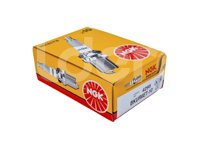 BUJIA NGK ESTANDAR (EQUIVALENTE A EQUIPO ORIGINAL) AUDI Q7, S5, S6, S8; CHEVROLET VECTRA, MERCEDES BENZ C230; SEAT CORDOBA, IBIZA, LEON, TOLEDO; VOLKSWAGEN BEETLE, CLASICO, DERBY, GOLF, GOLF GTI, JETTA, PASSAT, POLO, TRANSPORTER, VAN; VOLVO S60, V70, 
MERIAL DEL NUCLEO DEL ELECTRODO CENTRAL: COBRE, DISEÑO DEL ELECTRODO CENTRAL: ESTANDAR, MATERIAL DE LA PUNTA DEL ELECTRODO CENTRAL: NIQUEL, TIPO DE TERMINAL ELECTRICO: TUERCA NO EXTRAIBLE, TIPO DE GRADO: REGULAR, CONFIGURACIÓN DE TIERRA: DESCARGA SEMISERFICIAL, MATERIAL DEL NUCLEO DEL ELECTRODO DE TIERRA: NIQUEL, ELECTRODO DE TIERRA (CANTIDAD): 3, DISEÑO DE LA PUNTA DEL ELECTRODO DE TIERRA: DESCARGA SEMISUPERFICIAL, MATERIAL DE LA PUNTA DEL ELECTRODO DE TIERRA: NIQUEL, TAMAÑO HEXAGONAL: 5/8"", ALTURA DEL AISLADOR: 50.50 MM, RANGO DE CALOR DEL FABRICANTE: 6, CALIBRACION: 0.040"", ALCANCE: 0.75"", RESISTENCIA: 1000.0 OHMS, TIPO DE RESISTENCIA: SI, TIPO DE ASIENTO: PLANO, DIAMETRO DE LA ROSCA: 14.00 MM, LAVADORA INCLUIDA: SI, NGK: BKUR6ET-10, 4295 NGK