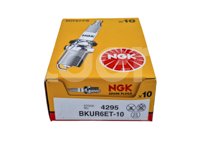 BUJIA NGK ESTANDAR (EQUIVALENTE A EQUIPO ORIGINAL) AUDI Q7, S5, S6, S8; CHEVROLET VECTRA, MERCEDES BENZ C230; SEAT CORDOBA, IBIZA, LEON, TOLEDO; VOLKSWAGEN BEETLE, CLASICO, DERBY, GOLF, GOLF GTI, JETTA, PASSAT, POLO, TRANSPORTER, VAN; VOLVO S60, V70, 
MERIAL DEL NUCLEO DEL ELECTRODO CENTRAL: COBRE, DISEÑO DEL ELECTRODO CENTRAL: ESTANDAR, MATERIAL DE LA PUNTA DEL ELECTRODO CENTRAL: NIQUEL, TIPO DE TERMINAL ELECTRICO: TUERCA NO EXTRAIBLE, TIPO DE GRADO: REGULAR, CONFIGURACIÓN DE TIERRA: DESCARGA SEMISERFICIAL, MATERIAL DEL NUCLEO DEL ELECTRODO DE TIERRA: NIQUEL, ELECTRODO DE TIERRA (CANTIDAD): 3, DISEÑO DE LA PUNTA DEL ELECTRODO DE TIERRA: DESCARGA SEMISUPERFICIAL, MATERIAL DE LA PUNTA DEL ELECTRODO DE TIERRA: NIQUEL, TAMAÑO HEXAGONAL: 5/8"", ALTURA DEL AISLADOR: 50.50 MM, RANGO DE CALOR DEL FABRICANTE: 6, CALIBRACION: 0.040"", ALCANCE: 0.75"", RESISTENCIA: 1000.0 OHMS, TIPO DE RESISTENCIA: SI, TIPO DE ASIENTO: PLANO, DIAMETRO DE LA ROSCA: 14.00 MM, LAVADORA INCLUIDA: SI, NGK: BKUR6ET-10, 4295 NGK