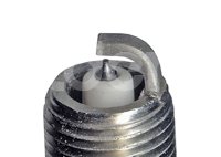 BUJIA HELLA PLATINUM PRO FIAT, FORD, HYUNDAI, KIA, SUZUKI; CHRYSLER CIRRUS L4 2.4 95-00, 07-11; ACURA CL COUPE 96-03; ALFA ROMEO 159 05-12; BMW 8 (E31) 90-99; CHEVROLET SONIC (FASTBACK, SEDAN) T300, 11-<, ASTRA H L4 1.8L 07, 200 L4 2.4L 13-14, TAHOE V8 5.7; DODGE RAM 1500 V8 4.7L 03-08, RAM 2500 V8 4.7L 02-08, CALIBER L4 1.8 06-12, 2.0 L4 06-12, L4 2.4L 06-12, AVENGER L4 2.0L 08-11, L4 2.4 08-13, DURANGO V8 4.7L 01-07, JOURNEY L4 2.4L 09-19; HONDA ACCORD L4 2.2L 96-97, L4 2.2L 98-02, V (CC, CD) 92-97, V (CE, CF, CD) 95-98, VI (CK, CG, CH, CF,CL) 97-03, VI COUPE (CG) 97-03, CIVIC L4 1.6L 97-00, VI COUPE (EJ, EM1) 96-00, VI SEDAN (EJ, EK, SO) 95-01, VII COUPE (EM2) 01-05, VII SEDAN (ES, ET) 00-06, ODYSSEY (RA) 94-04, PRELUDE IV (BB) 91-97; JEEP CHEROKEE SUV (XJ) 83-01, COMMANDER V8 4.7L 06-07, SUV (XK, XH) 05-10, COMPASS L4 2.4L 07-17, SUV (MK49)06-<, PATRIOT L4 2.4L 07-17, GRAND CHEROKEE V8 4.7L 99-07, V8 5.9L 98, III SUV (WH, WK) 04-11, LIBERTY SUV (KJ) 01-08, WRANGLER 1 (YS, SJ) 86-96, WRANGLER II (TJ) 96-08; MAZDA 929 III (HC) 87-91, B-SERIE SUV (UF, UN) 85-00 98-08, MPVI (LV) 88-99, MPV II (LW) 99-06. SAAB 9-3 STATION WAGON (YS3F, E79, D79, D75, E50) 02-15; SEAT ALHAMBRA (7V8, 7V9) 96-10, CORDOBA (6L2) 02-09, IBIZA III (6L1) 02-09, LEON (1M1) 99-06, TOLEDO II (1M2) 98-06; VOLKSWAGEN BORA V (1K2) 04-13, FOX FASTBACK (5Z1, 5Z3, 5Z4) 03-15, GOLF IV (1J1) 97-08, JETTA IV I (1J2, 9M2) 98-13, JETTA IV I (1J2, 9M2) 98-13, JETTA IV WAGON (1J6) 99-05, NEW BEETLE (9C1, 1C1) 98-12. NEW BEETLE DESCAPOTABLE (1Y7) 02-12, PASSAT B5.5 (3B3) 00-05, POLO IV (9N, 9A) 01-14, SHARAN (7M8, 7M9,7M6) 95-10, TRANSPORTER/MULTIVAN T4 AUTOBUS (70B, 70C,7DB, 7DK, 70J) 90-04, TRANSPORTER T4 FURGONETA (70A, 70H, 7DA, 7DH) 90-03, DISTANCIA ENTRE ELECTRODOS: 1.1MM, MEDIDA DE ROSCA: M14X1.25, ANCHO DE LLAVE: 16, LONGITUD DE LA ROSCA: 19MM, BUJIA DE ENCENDIDO: ELECTRODO DE MASA, HELLA: 8EH188705-231, PM7CR5-11, 188705231 HELLA