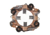 PORTA CARBON ISKRA 12V 4 CARBONES 16906708. APLICACION PARA NEW HOLAND, VALTRA (VALMET): TRACTORES. UTILIZADO EN LOS MOTORES DE ARRANQUE: AZJ3313K4WZ9, 11130664, 11130679, 11130695, 11130739, AZJ3216, AZJ3226, AZJ3236, AZJ3261, 150679, 150695, 150739, 151063. KONIGMANN