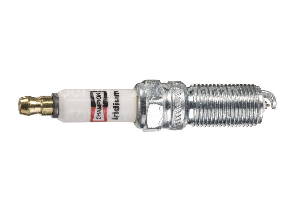 BUJIA CHAMPION IRIDIUM BUICK ENVISION L4 2.0L 2016-2020, REGAL L4 2.0L 2013-2017; CADILLAC ATS V6 3.6L 2016-2019, CTS L4 2.0L 2016-2019, CTS V6 3.6L 2016-2019; CHEVROLET CAMARO L4 2.0L 2017-2018, MALIBU L4 2.0L 2013-2018, TRAVERSE V6 3.6L 2020; FORD ECOSPORT L4 2.0L 2018-2020, EDGE L4 2.0L 2017-2020, EDGE V6 2.7L 2016-2020, ESCAPE L4 2.0L 2014-2020, EXPEDITION V6 3.5L 2015-2020, EXPLORER V6 3.5L 2013-2019, F-150 V6 3.5L 2015-2017, FIESTA L4 1.6L 2011-2019, FLEX V6 3.5L 2009, FOCUS L4 2.0L 2012-2018, FUSION L4 2.0L 2013-2020, LOBO V6 3.5L 2015-2019, MUSTANG L4 2.3L 2016-2020; GMC TERRAIN L4 2.0L 2018-2020; JAGUAR E-PACE L4 2.0L 2018-2019, F-PACE L4 2.0L 2018-2019, F-TYPE L4 2.0L 2018-2019, XE L4 2.0L 2016-2019, XF L4 2.0L 2013-2019; LAND ROVER LR2 L4 2.0L 2013-2015, RANGE ROVER EVOQUE L4 2.0L 2012-2017, RANGE ROVER VELAR L4 2.0L 2018-2019; LINCOLN AVIATOR V6 3.0L 2020, CONTINENTAL V6 3.0L 2018-2020, MKC L4 2.0L 2018-2019, MKC L4 2.3L 2015-2019, MKS V6 3.5L 2011-2014, MKS V6 3.7L 2009-2011, MKX V6 2.7L 2016-2018, MKZ L4 2.0L 2013-2020, MKZ V6 3.0L 2018-2019, NAUTILUS L4 2.0L 2019-2020, NAUTILUS V6 2.7L 2020, NAVIGATOR V6 3.5L 2015-2020; MAZDA 3 L4 2.3L 2006-2013; PONTIAC G4 L4 2.2L 2005-2006, G4 L4 2.4L 2006, G5 L4 2.2L 2007-2009, G5 L4 2.4L 2007-2008, G6 L4 2.4L 2006-2009; VOLVO S60 L4 2.0L 2012-2020, S60 CROSS COUNTRY L4 2.0L 2017, V60 L4 2.0L 2013-2016, TIPO DE ENCHUFE: RES8WYPB3, TIPO DE ASIENTO: CONICO, TAMANO HEXAGONAL (IN): 0.625, TAMANO HEXAGONAL (MM): 16.000, DIAMETRO DE ROSCA (IN): 0.551, DIAMETRO DE ROSCA (MM): 14.000, ALTURA DEL AISLADOR (IN): 0.06, TAMANO DE LA PRE-SEPARACION (IN): 0.032, TAMANO DE LA PRE-SEPARACION (MM): 0.8, MATERIAL DE LA PUNTA DEL ELECTRODO CENTRAL: IRIDIO, MATERIAL DEL ELECTRODO DE TIERRA: PLATINO, DISENO DE LA PUNTA DEL ELECTRODO DE TIERRA: ELECTRODO TIPO J, CANTIDAD DE ELECTRODOS DE TIERRA: 1, RANGO DE CALOR DEL FABRICANTE: 8, TIPO DE RESISTENCIA: SI, TIPO DE TERMINAL ELECTRICA: TUERCA NO EXTRAIBLE, CHAMPION: CCH9016, RES8WYPB3, 9016 CHAMPION