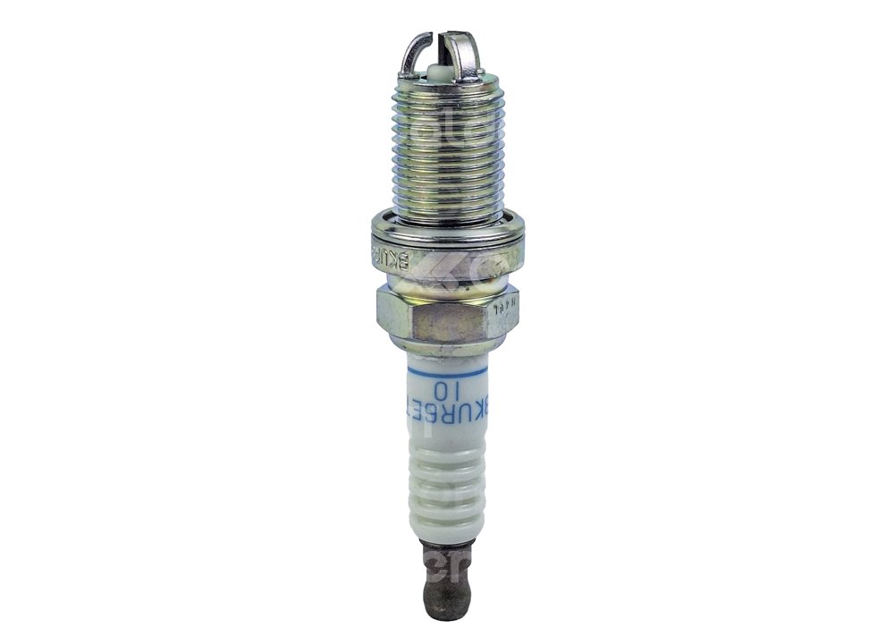 BUJIA NGK ESTANDAR (EQUIVALENTE A EQUIPO ORIGINAL) AUDI Q7, S5, S6, S8; CHEVROLET VECTRA, MERCEDES BENZ C230; SEAT CORDOBA, IBIZA, LEON, TOLEDO; VOLKSWAGEN BEETLE, CLASICO, DERBY, GOLF, GOLF GTI, JETTA, PASSAT, POLO, TRANSPORTER, VAN; VOLVO S60, V70, 
MERIAL DEL NUCLEO DEL ELECTRODO CENTRAL: COBRE, DISEÑO DEL ELECTRODO CENTRAL: ESTANDAR, MATERIAL DE LA PUNTA DEL ELECTRODO CENTRAL: NIQUEL, TIPO DE TERMINAL ELECTRICO: TUERCA NO EXTRAIBLE, TIPO DE GRADO: REGULAR, CONFIGURACIÓN DE TIERRA: DESCARGA SEMISERFICIAL, MATERIAL DEL NUCLEO DEL ELECTRODO DE TIERRA: NIQUEL, ELECTRODO DE TIERRA (CANTIDAD): 3, DISEÑO DE LA PUNTA DEL ELECTRODO DE TIERRA: DESCARGA SEMISUPERFICIAL, MATERIAL DE LA PUNTA DEL ELECTRODO DE TIERRA: NIQUEL, TAMAÑO HEXAGONAL: 5/8"", ALTURA DEL AISLADOR: 50.50 MM, RANGO DE CALOR DEL FABRICANTE: 6, CALIBRACION: 0.040"", ALCANCE: 0.75"", RESISTENCIA: 1000.0 OHMS, TIPO DE RESISTENCIA: SI, TIPO DE ASIENTO: PLANO, DIAMETRO DE LA ROSCA: 14.00 MM, LAVADORA INCLUIDA: SI, NGK: BKUR6ET-10, 4295 NGK
