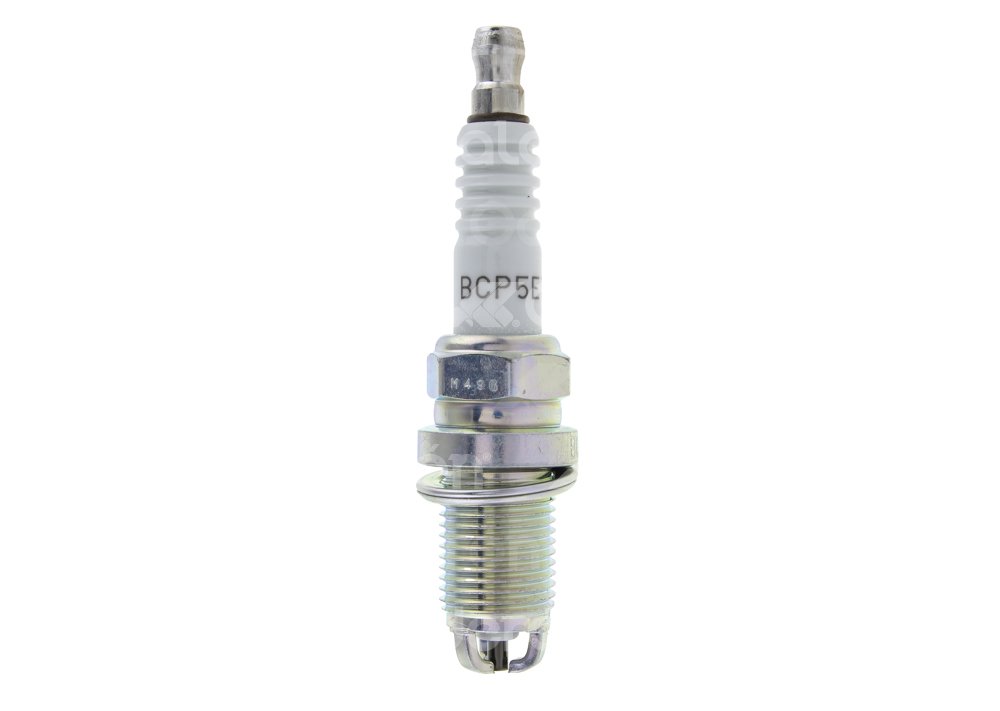BUJIA NGK ESTANDAR AUDI Q7, S5, S8; SEAT CORDOBA, IBIZA, LEON, TOLEDO; VOLKSWAGEN BEETLE, GOLF, JETTA, PASSAT, POINTER, POLO; VOLVO V70, (3 ELECTRODOS) NGK: BCP5ET, 2607 NGK