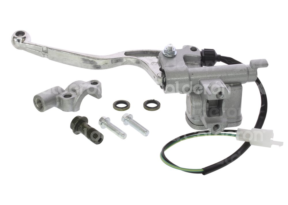 BOMBA FRENO DERECHA YAMAHA CRYPTON 110/AT110RT CALBOM-1302-0002 QUMO