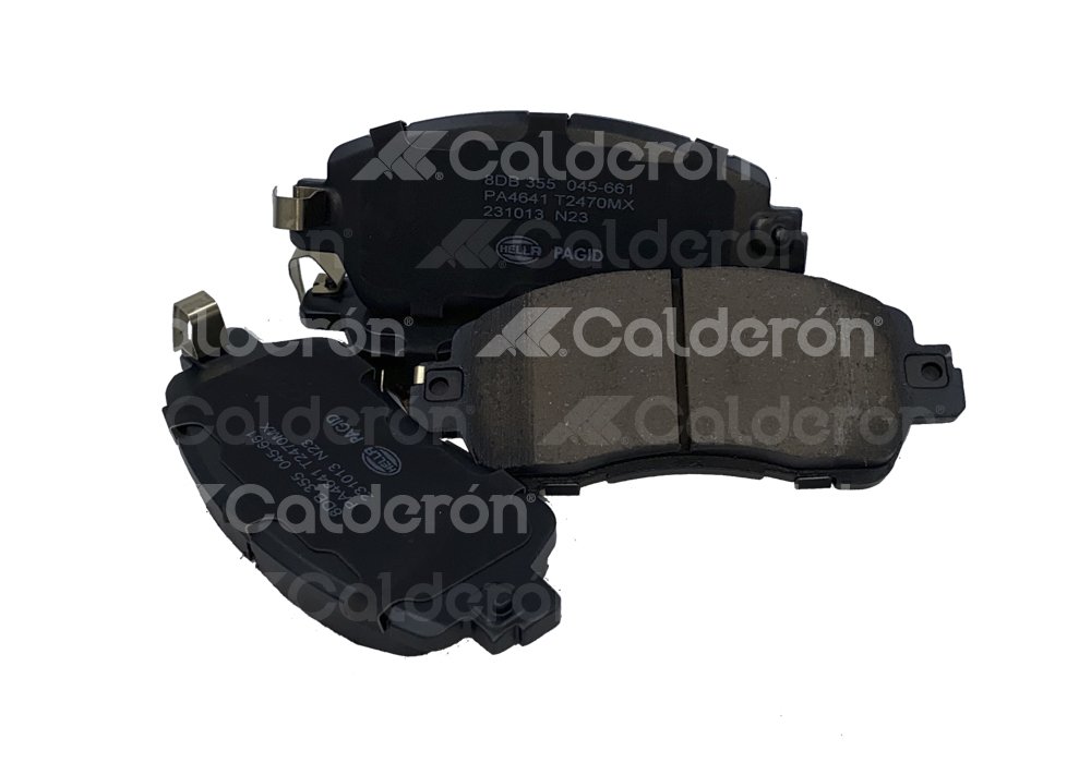 BALATA HELLA MAZDA 2 2016-2023, NISSAN KICKS 2017-2023, VERSA 2020-2022, TOYOTA YARIS R 2016-2020, EJE: DELANTERO, FORMULA: LOW METAL (BAJOS METALES), ANCHO: 125.8MM, ALTURA: 51.4MM, ESPESOR: 15.3MM, CON AVISADOR ACUSTICO DE DESGASTE, CON ACCESORIOS, SISTEMA DE FRENOS: AKEBONO, NUMERO DE USO: 22235, 22236, FMSI: 9081-D1852, HELLA: T2470MX, 8DB355045-661, 355045661 HELLA